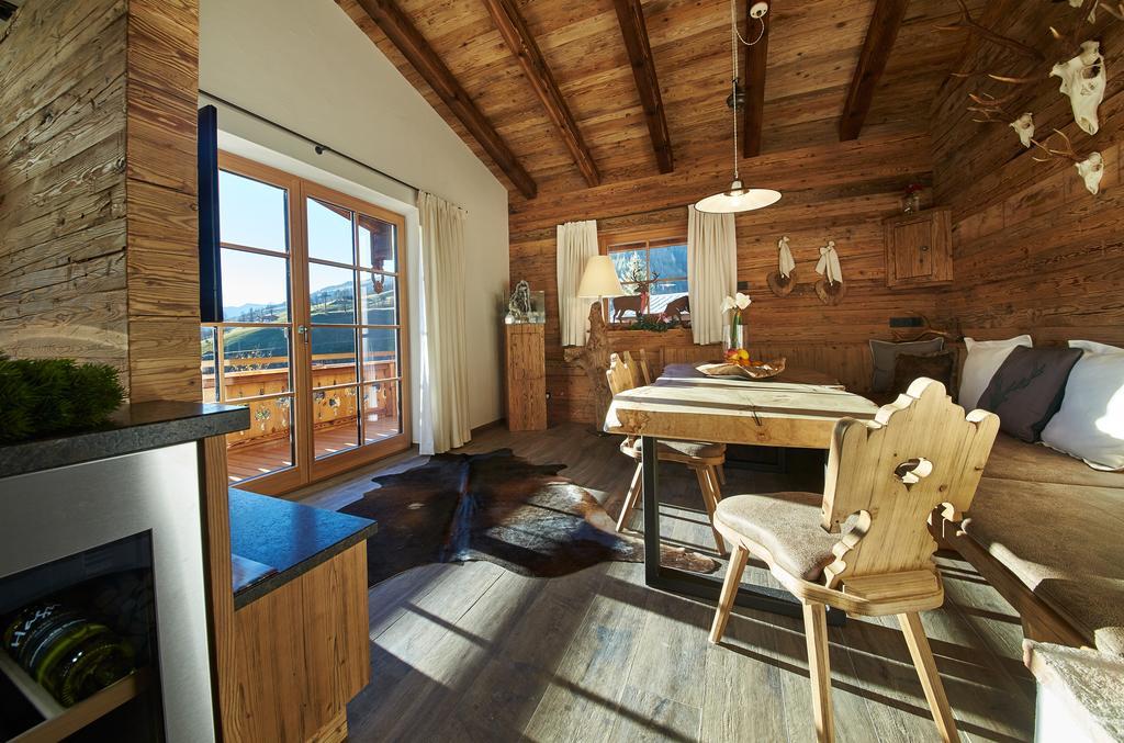 Panorama Chalets Saalbach-Hinterglemm Pokoj fotografie